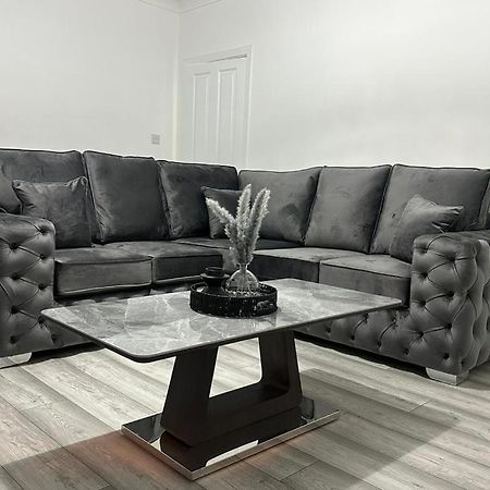 Newly Renovated Lux 2 Bed Apartment Glasgow Bagian luar foto