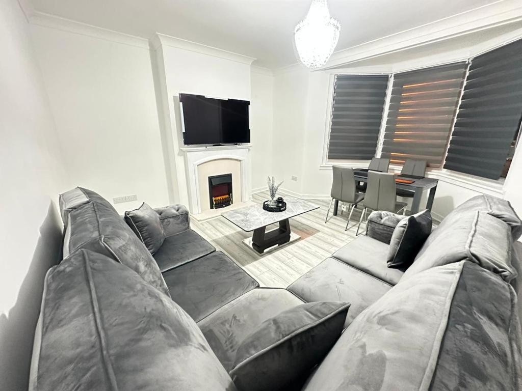 Newly Renovated Lux 2 Bed Apartment Glasgow Bagian luar foto